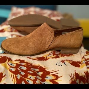 Suede toms ankle boots